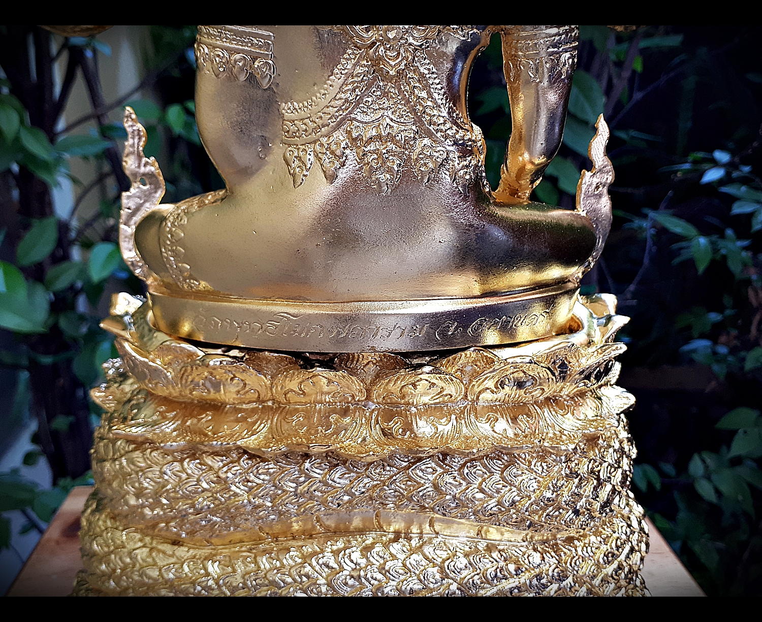 รูปหล่อ สมเด็จองค์ปฐม ทรงเครื่องจักพรรดิ์ ปางพระนาคปรก เนื้อทองเหลือง ปิดทองคำแท้ (หน้าตัก5นิ้ว ฐาน8นิ้ว สูง15นิ้ว) ปี2560 #รับประกันแท้