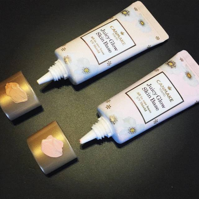 (#02 Pink) Canmake Juicy Glow Skin Base SPF40 PA++ All in One Skin Base เบสใหม่ล่าสุดรวม 5 คุณสมบัติเข้าด้วยกันในขั้นตอนเดียว ช่วยให้ผิวดูโกลว์ สวย ดูสุขภาพดีแบบกำลังดี มีส่วนผสมช่วยคุมความมันระหว่างวัน