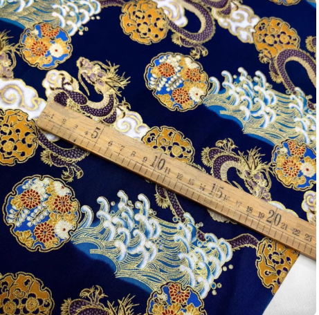 ผ้าสไตล์ญี่ปุ่น ผ้าคอตตอนพิมพ์ลายร้อน ลายนกฟลามิงโก้ ลายคลื่นทะเลใส ลายนกกระเรียน ผ้าลายดอกซากุระ SKU-03521 สีภาพ เมตร