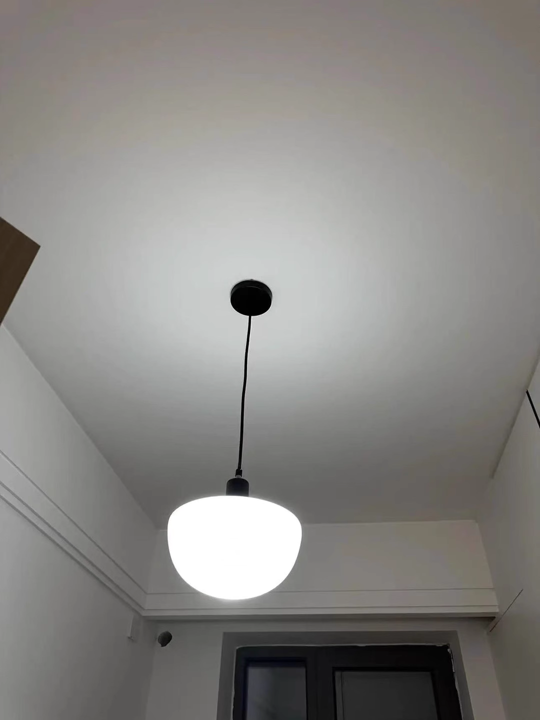 โคมไฟแขวนเพดานแก้วสีขาวด้านสไตล์ Italian ทรงครึ่งวงกลมกว้าง 35 CM [NE-9600]