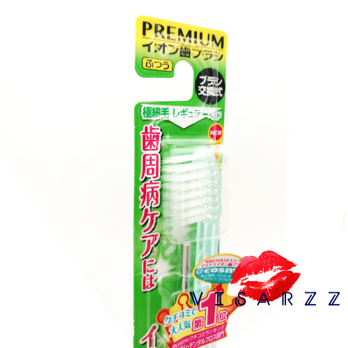 (ขนาดปกติ กล่องเขียว ด้ามสีฟ้า) Kiss You แปรงสีฟัน Ionic จากญี่ปุ่น มีประจุไอออนลบ ช่วยในการขจัดคราบสิ่งสกปรกออกมาได้ดีกว่า ใช้ต่อเนื่องฟันจะขาวขึ้นแม้เป็นคราบชา กาแฟ หรือบุหรี่ กลิ่นปากลดลง คราบหินปูนสะสมยากขึ้นค่ะ