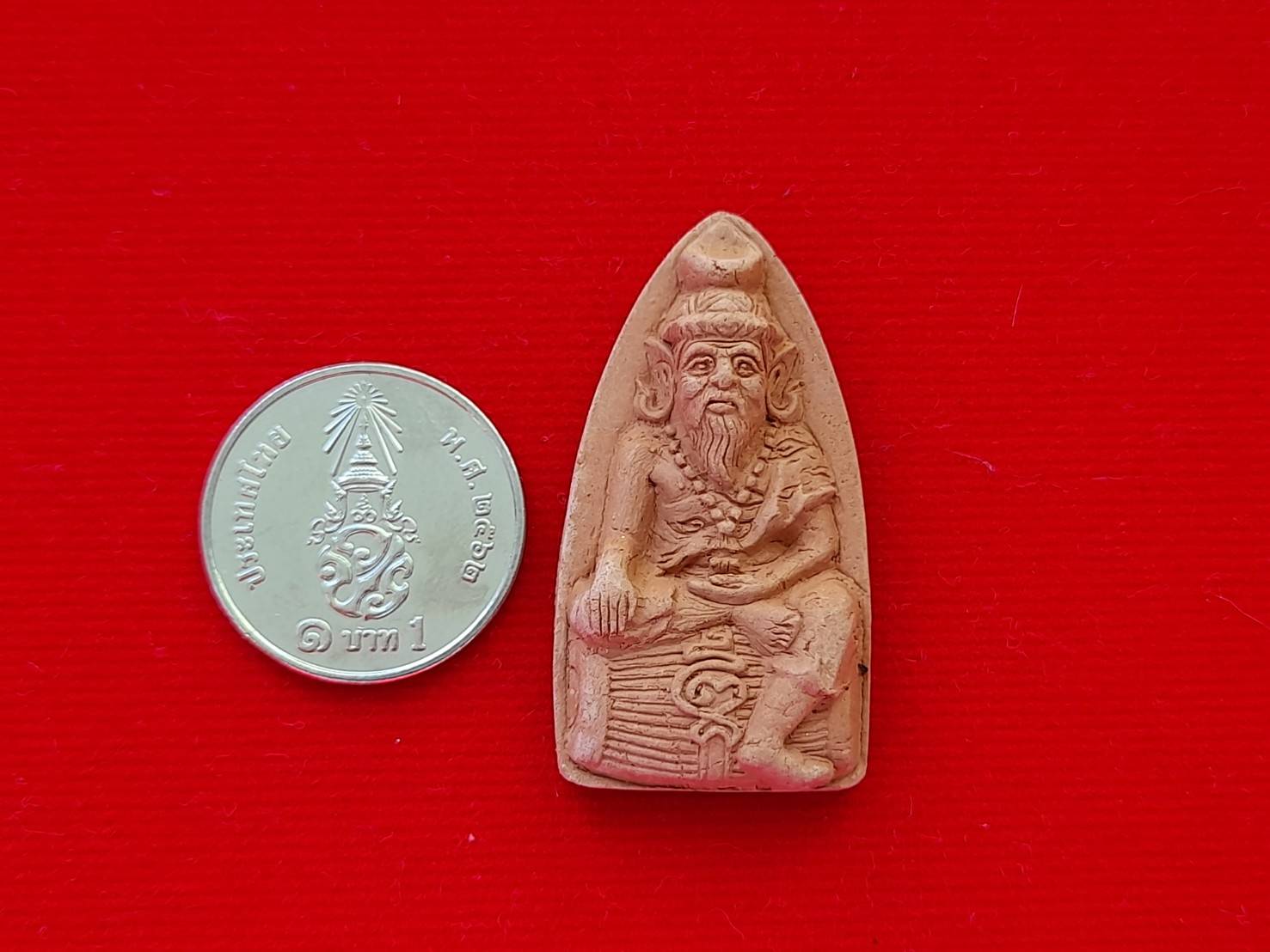 ปู่ฤาษีนารอด นั่งกลองตะโพน หลังยันต์พระพุทธเจ้าห้าพระองค์ เนื้อดินเผ่า(9ตะโพน) ปี2558 #รับประกันแท้ - (หลวงพ่อใจ วัดพระยาญาติ จ.สมุทรสงคราม ปลุกเสก)