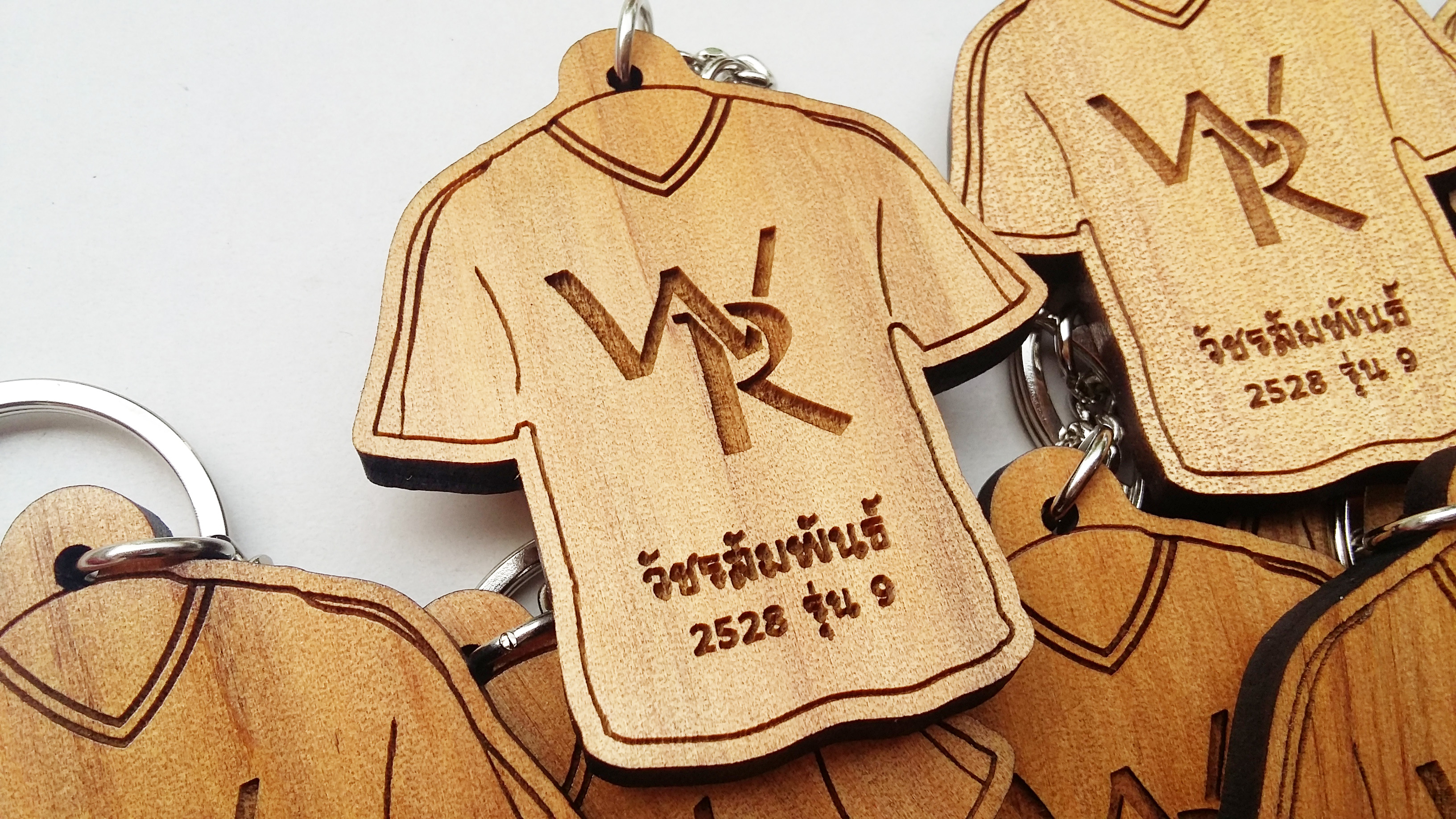 พวงกุญแจไม้ พวงกุญแจที่ระลึกประจำรุ่น/ของที่ระลึกกลุ่ม - วัชรวิทยาสัมพันธ์ 2528 รุ่น 9