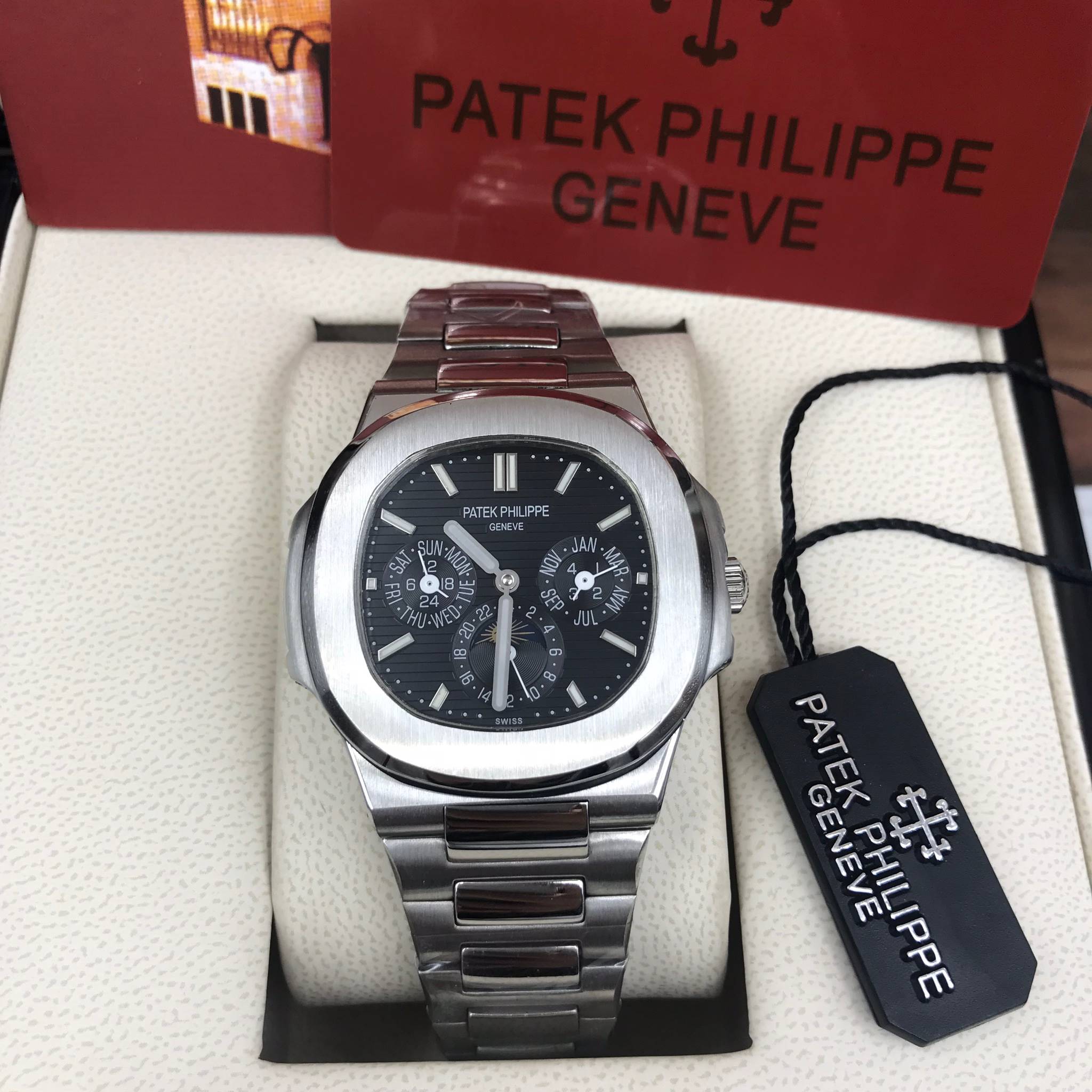 นาฬิกา Patek Philippe รุ่น Men's Nautilus Chronograph สีเงิน สายเลสสีเงิน หน้าปัดสีดำ