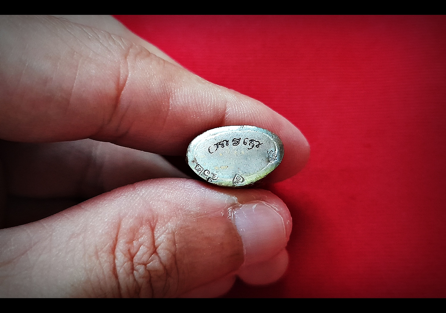 พระกริ่ง จักรพรรดิ์ มนต์พระกาฬ เนื้อนวะโลหะชั้นครู ปี2562 (ใต้ฐานบรรจุเส้นเกศา หลวงพ่อกวย วัดโฆสิตาราม ,หลวงพ่อเย็น วัดสระเปรียญ หลวงพ่อปรง วัดธรรมเจดีย์) - หลวงพ่อเล็ก วัดท่าขนุน (อฐิษฐานจิตปลุกเสก ณ วัดพระพุทธชินราช ปี2562))