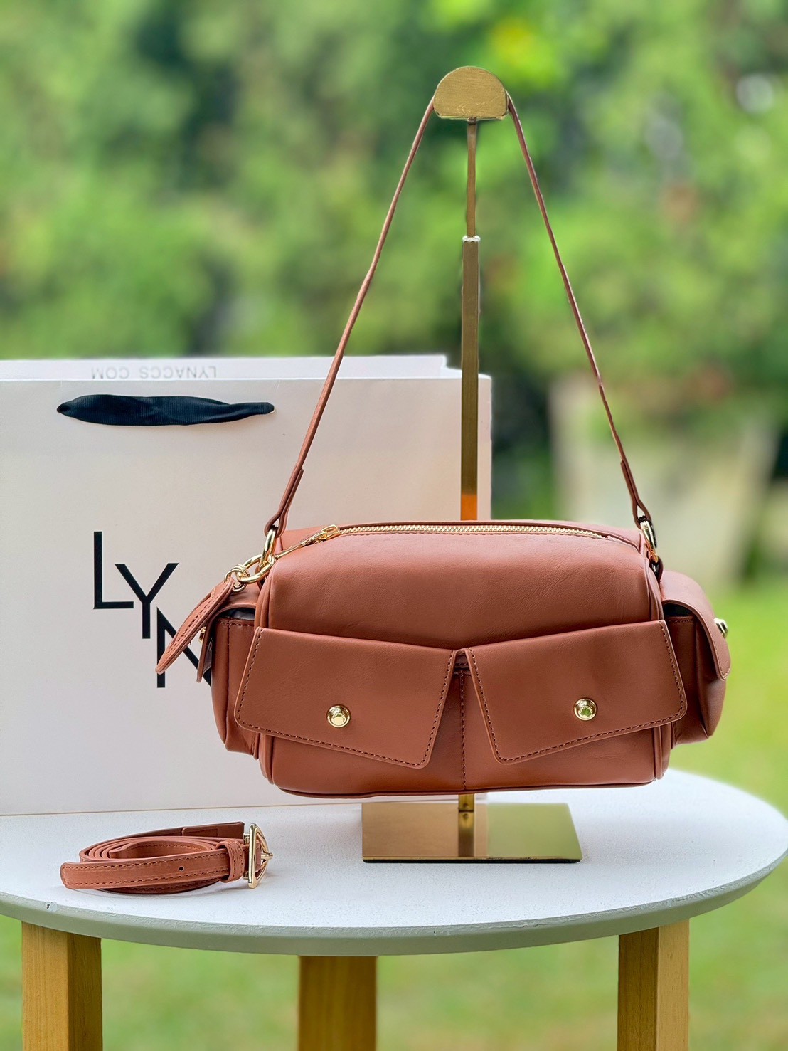 LYN กระเป๋าคอลใหม่สุดเกร๋ สไตล์สาวชิค (แอดไลน์ก่อนสั่งซื้อ)
