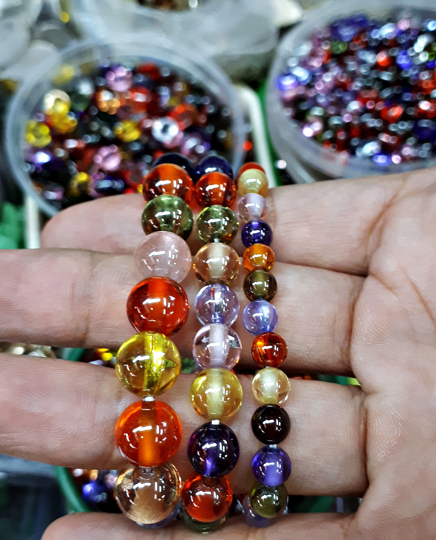 สร้อยข้อมือ ลูกแก้ว คละสี กันน้ำ กันลอก (ขายปลีก ขายส่ง)