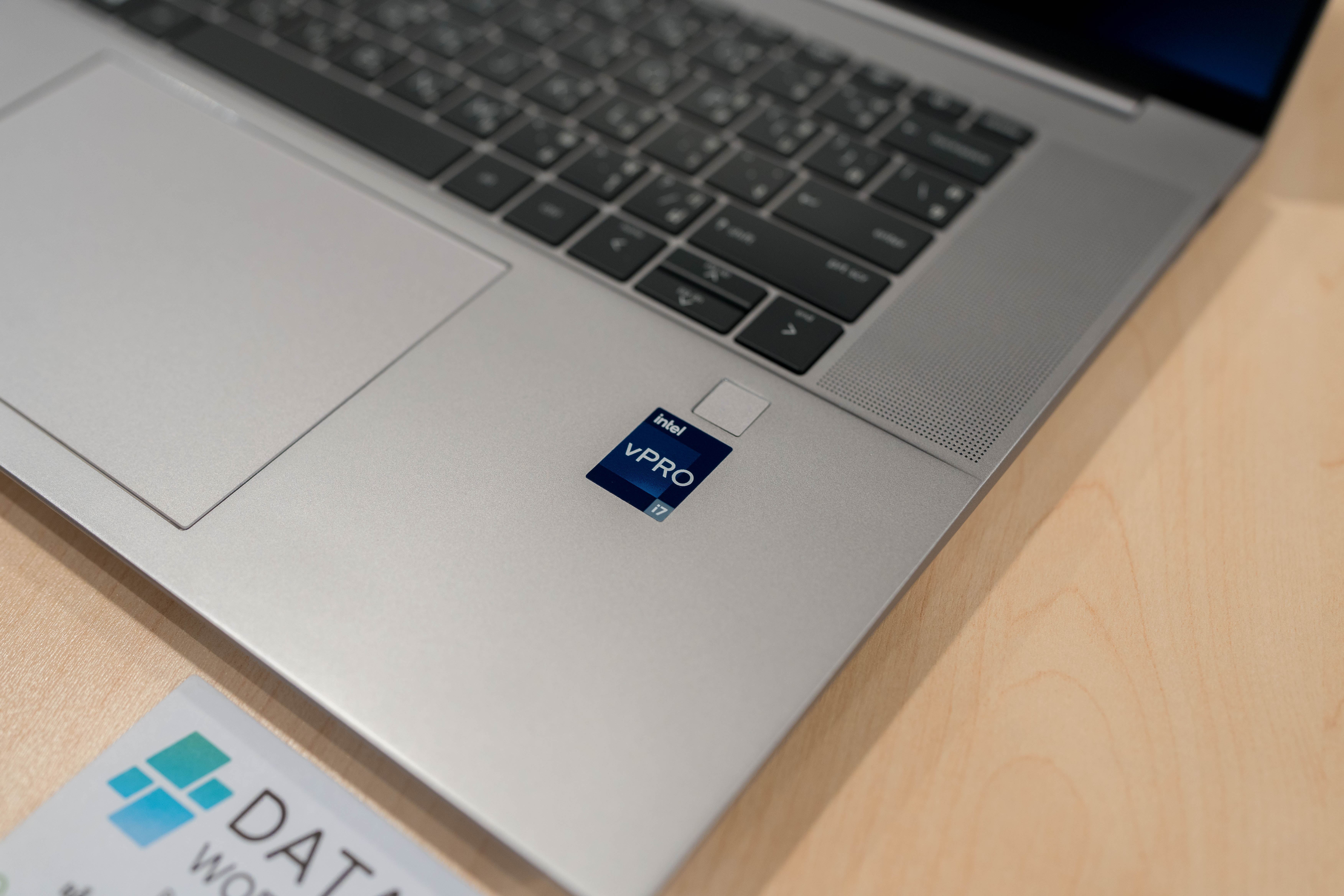 Workstaion HP ZBook Studio G10 CPU i7-13800H/Ram64GB/SSD1TB/RTX4000Ada 8GB/16" 4K 120Hz สินค้ามือสองสภาพสวย(ทักแชทก่อนสั่งซื้อ)