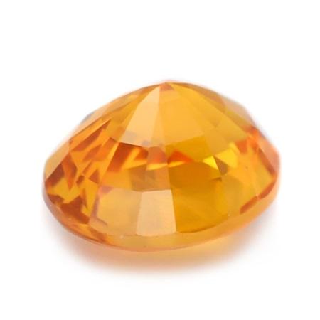 Thai Yellow Sapphire พลอยบุษราคัมบางกะจะ จันทบุรี รูปไข่ หนัก 1.84 กะรัต สีเหลืองทอง มองตาเปล่าสะอาดไม่มีตำหนนิ