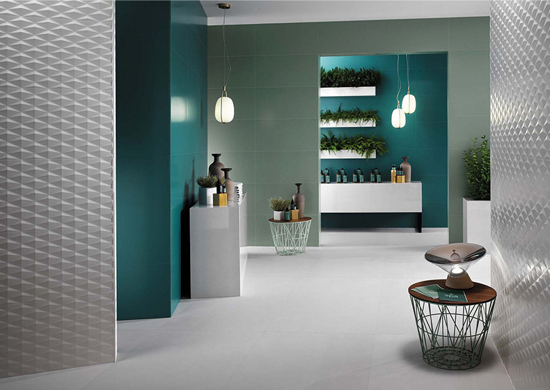 โคมไฟแขวนเพดานสไตล์โมเดิร์นโป๊ะแก้วทรงวงรีสีขาวขุ่นโครงสีทอง [GB-9770]