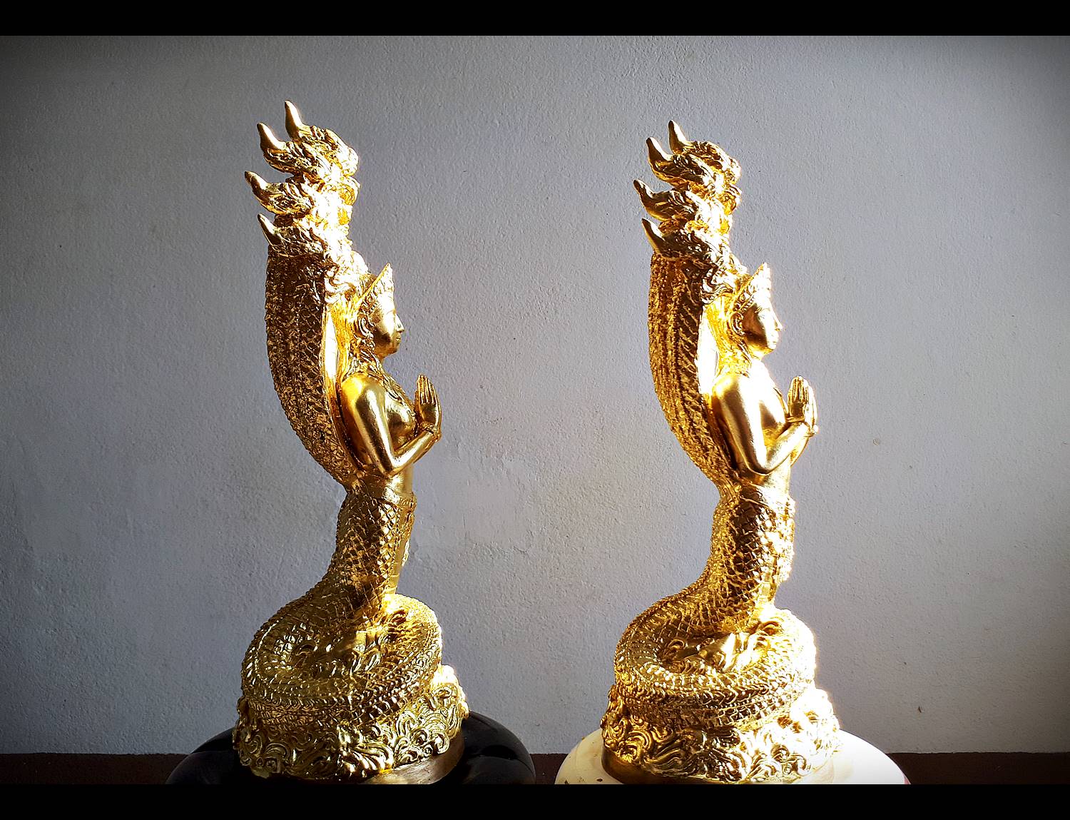 รูปหล่อ คู่ พญานาคราช ปางพรมมือ ปิดทอง (ท่านปู่นาคา-ศรีสุทโธ ท่านยานาคี-ศรีปทุมวัน) พญานาคปรก 7ตน 7เศียร โลหะทองเหลือง (ขนาดบูชา สูง15นิ้ว)