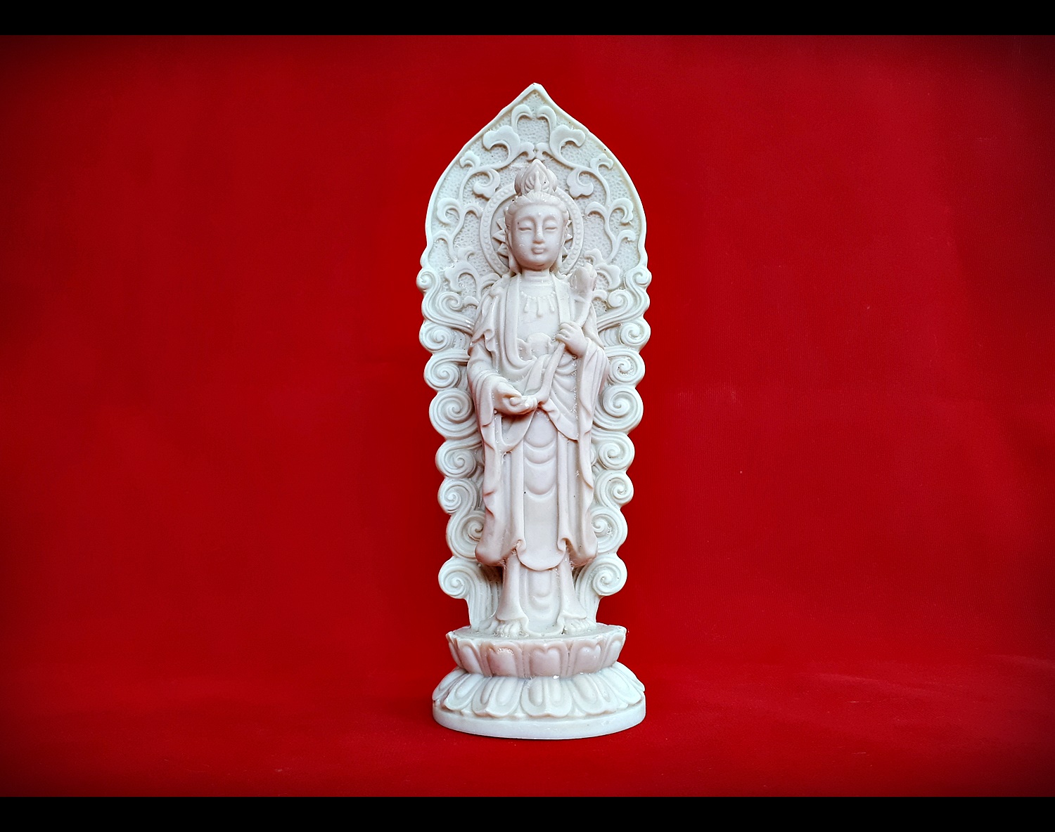พระแม่กวนอิม (เจ้าแม่กวนอิม) เนื้อเรซิ่น สีขาว