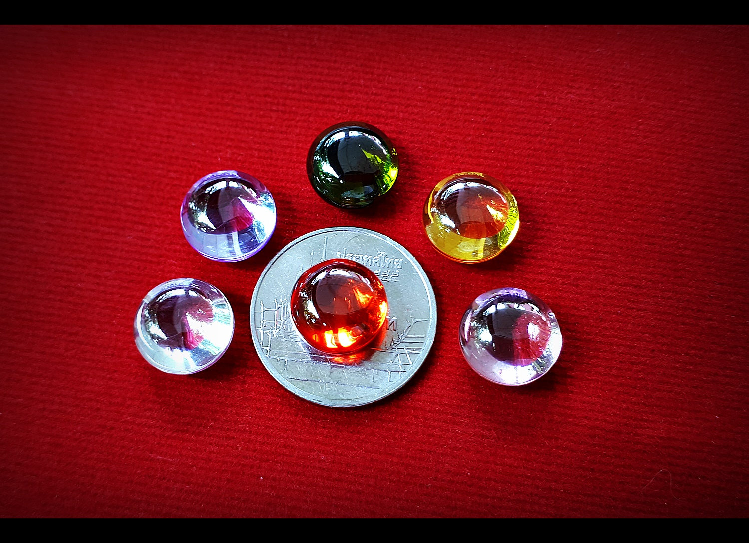 เพรชพญานาค แก้วพญานาค ทรงกระดุมกลม เม็ดขนาดเล็ก