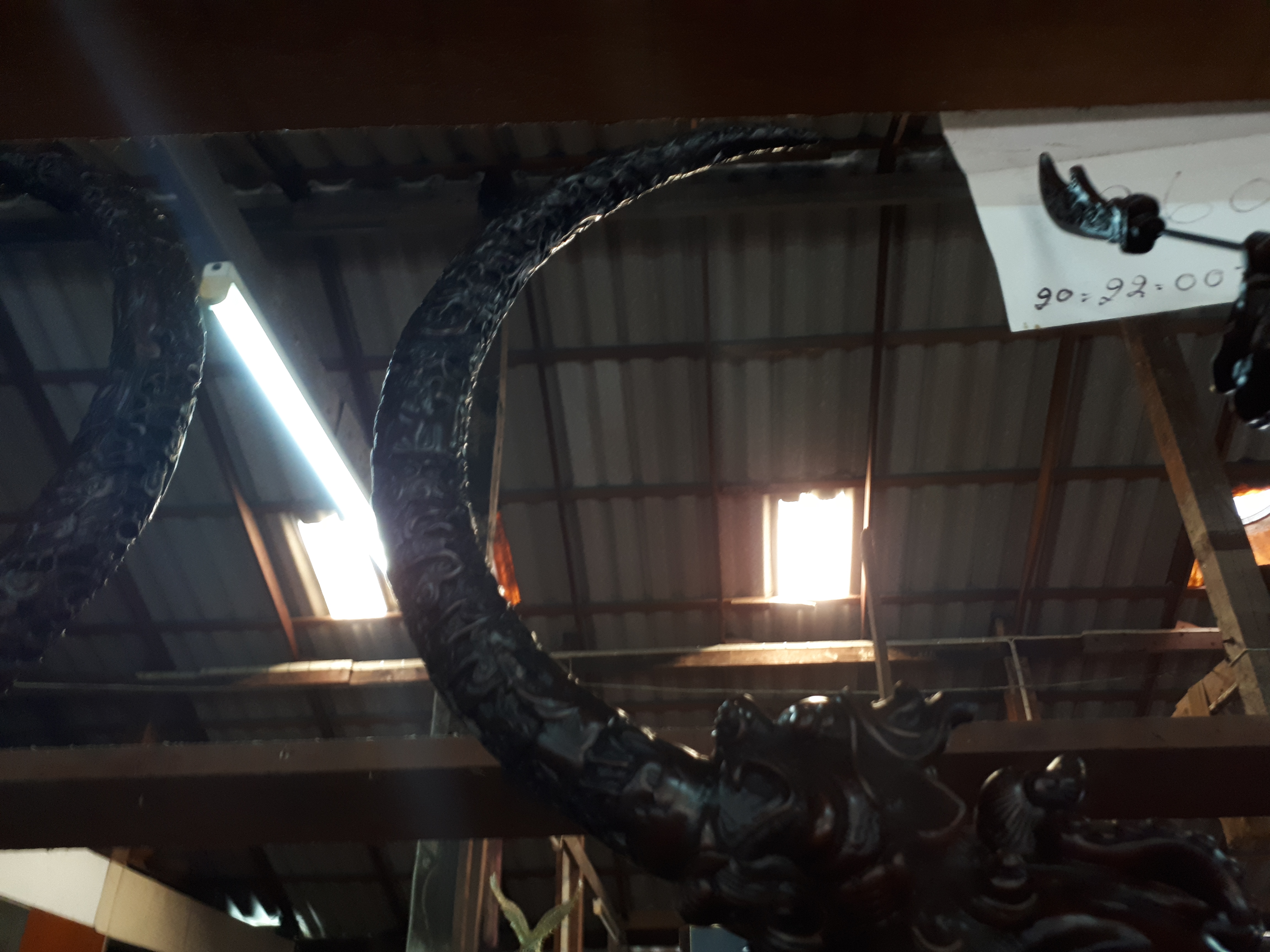 งาช้าง สิงห์โตจีน จำลอง เนื้อเรซิ่น สีน้ำตาลเข้ม แกะสลัก (ขายปลีก ขายส่ง)