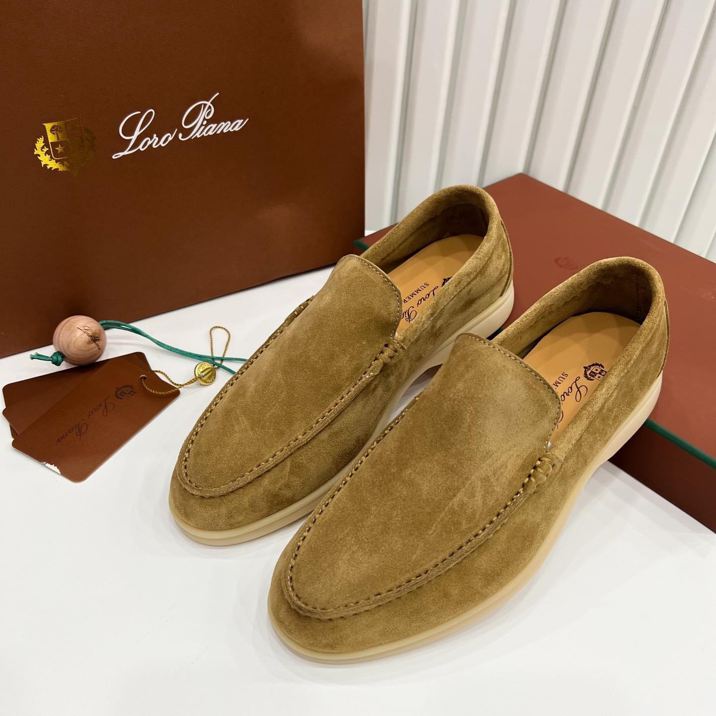 รองเท้า Loro Summer Charms Walk Loafers หนังกลับ สีน้ำตาล