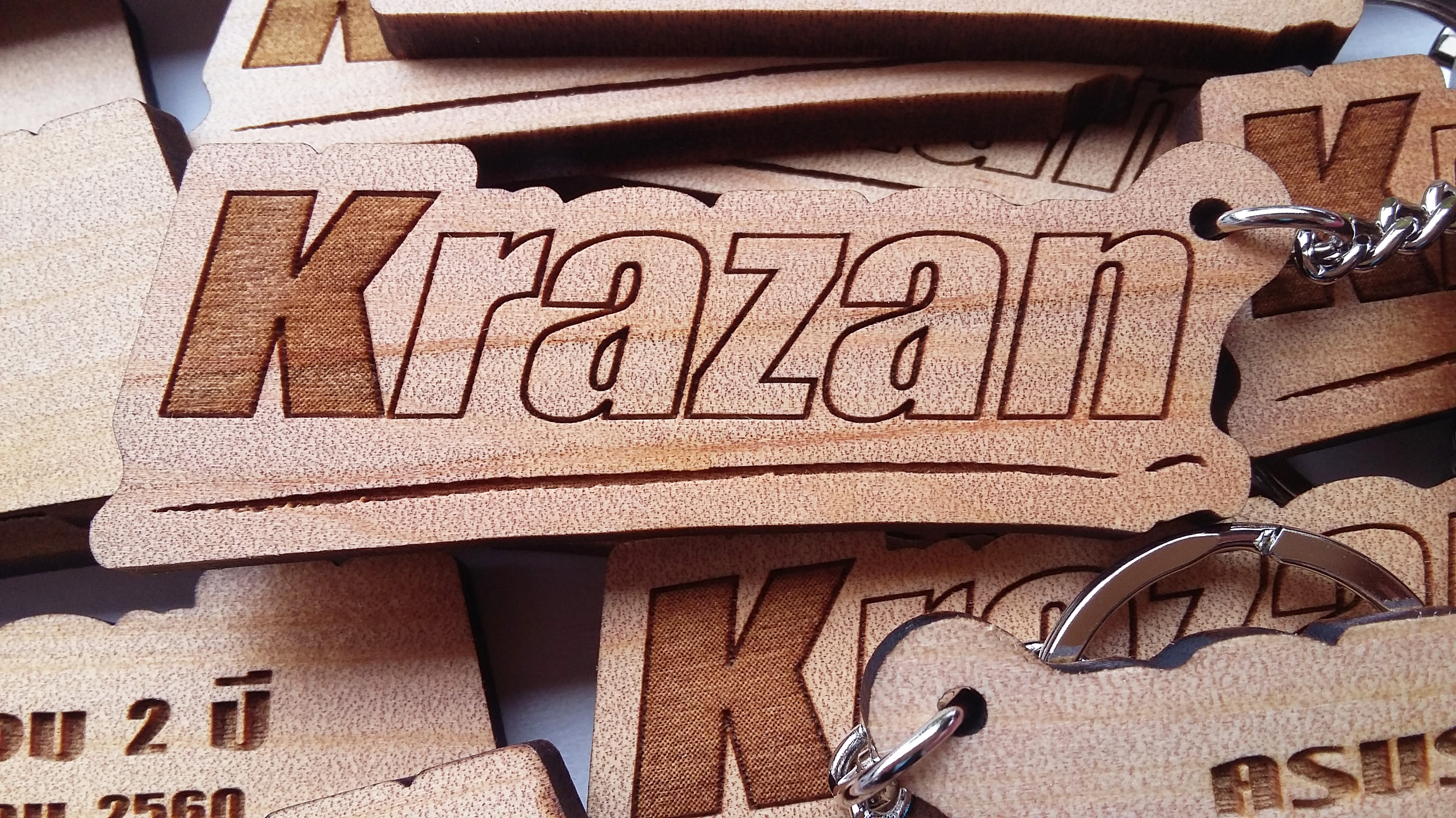 พวงกุญแจไม้ พวงกุญแจที่ระลึกงานครบรอบ - Krazan