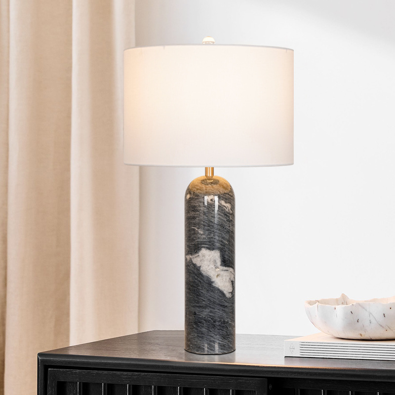 โคมไฟตั้งโต๊ะฐานหินอ่อนทรงกระบอกแนวตั้งปลายมน โป๊ะผ้าสีขาว สไตล์ Modern Luxury [RX073]