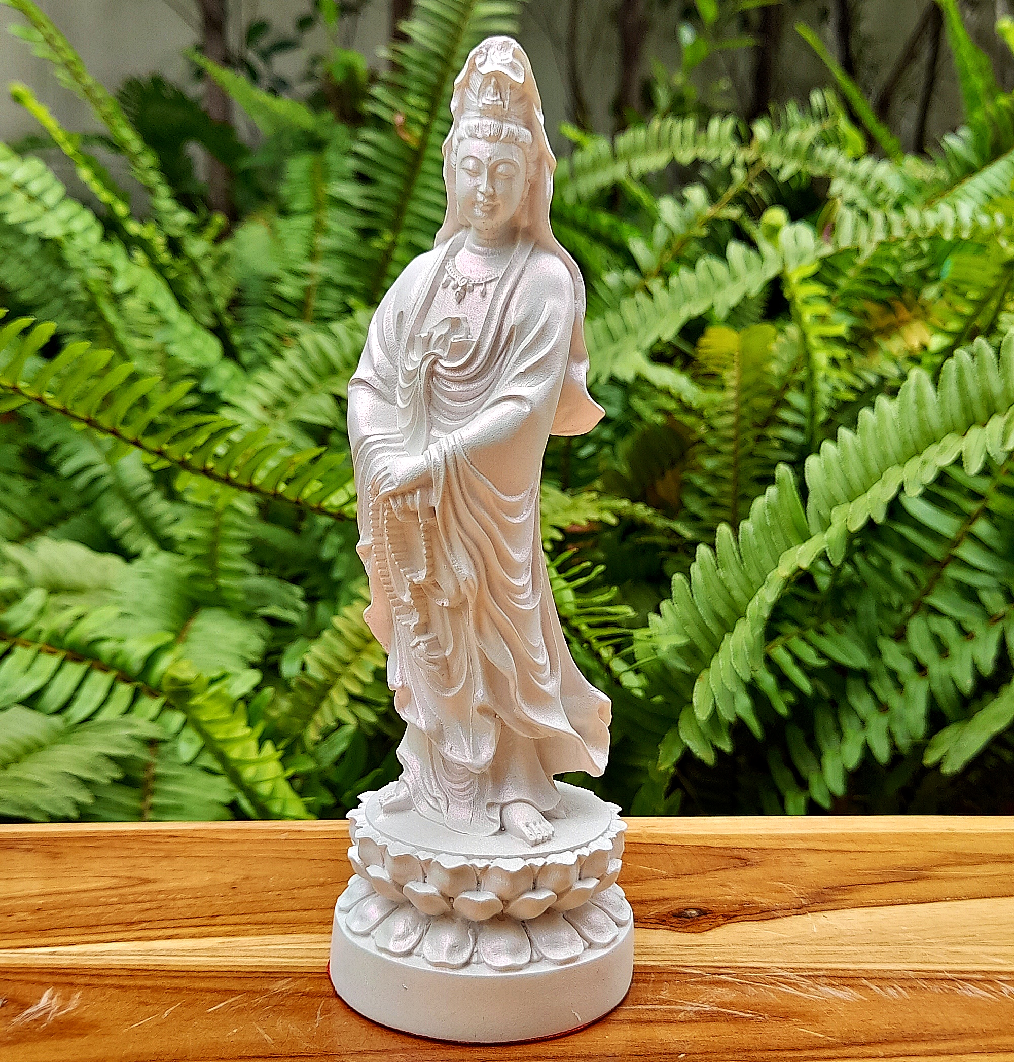 รูปหล่อ พระแม่กวนอิม ปางยืน เนื้อเรซิ่น สีขาวมุข(ประกายสะท้อนแสงเหลือบสีรุ้ง) (สูง9นิ้ว) ปี2564 #รับประกันแท้ - หลวงพ่อเล็ก วัดท่าขนุน ปลุกเสก