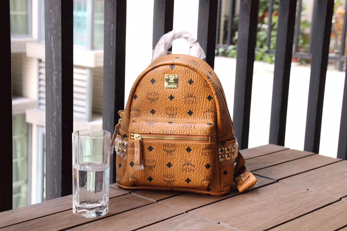 กระเป๋าเป้ mcm mini 21x27cm