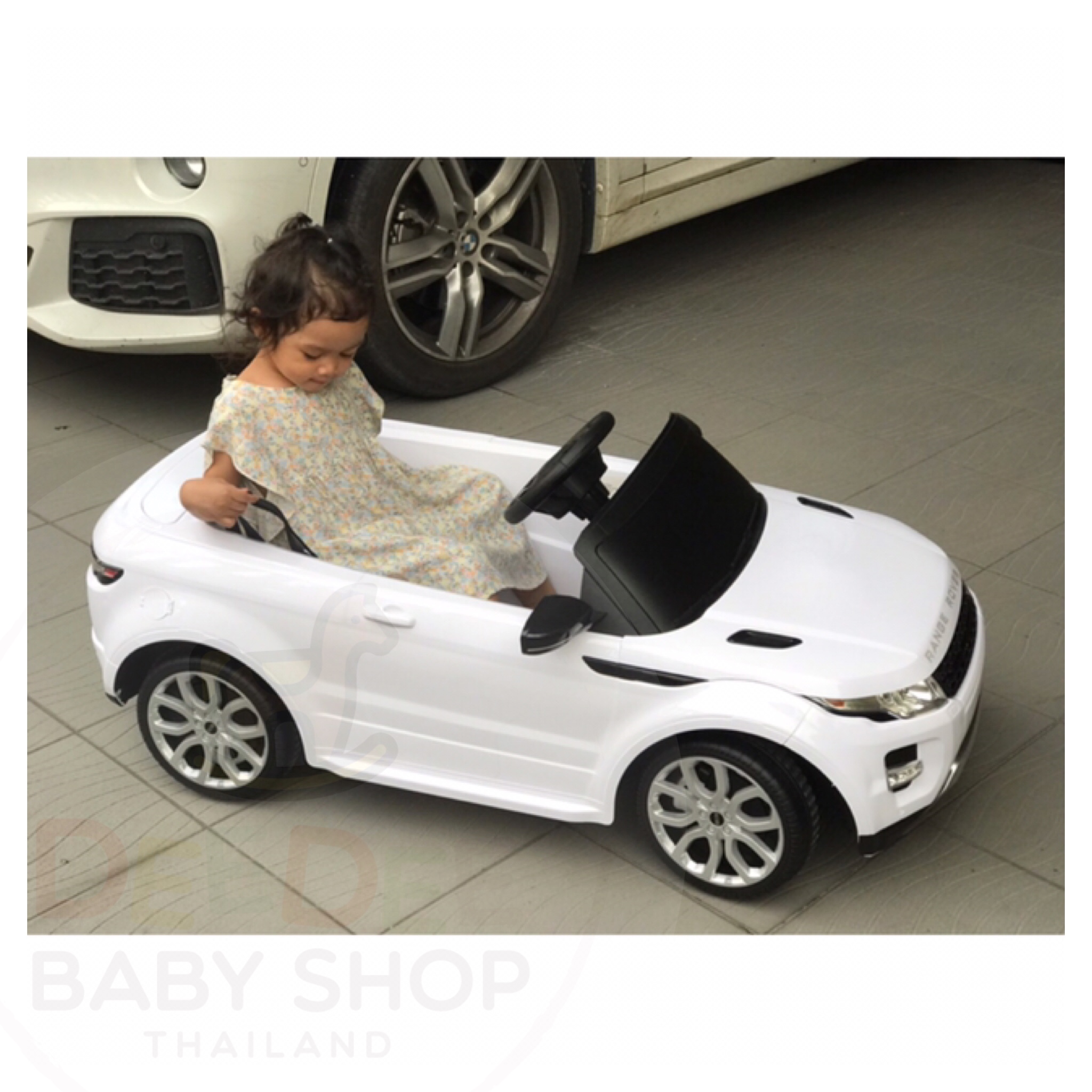 รถแบตเตอรี่พร้อมรีโมทบังคับวิทยุภายใต้ลิขสิทธิ์แท้ของรถยนต์ Land Rover - Range Rover Evoque 12V Battery-Powered Ride-On SUV