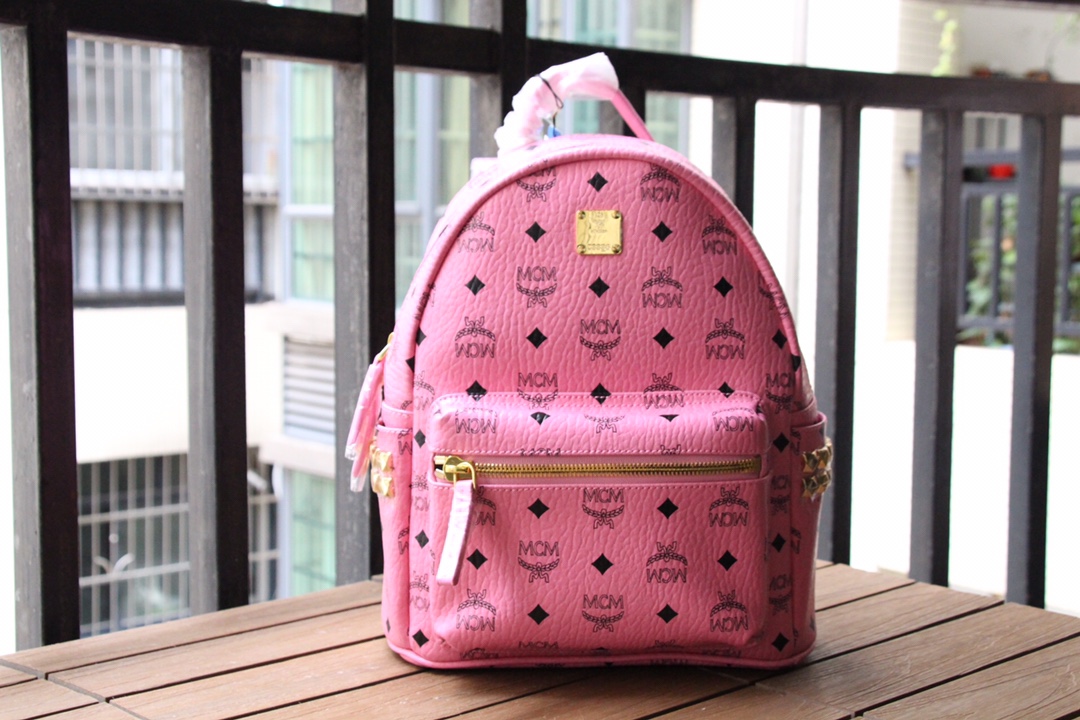 กระเป๋าเป้ mcm size small 27x33 cm