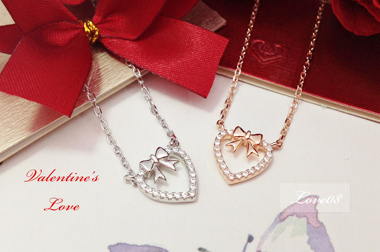 สร้อยเงินแท้ พร้อมจี้หัวใจติดโบว์ มีสองแบบให้เลือก แบบเงิน และ Pink gold ประดับเพชร cz
