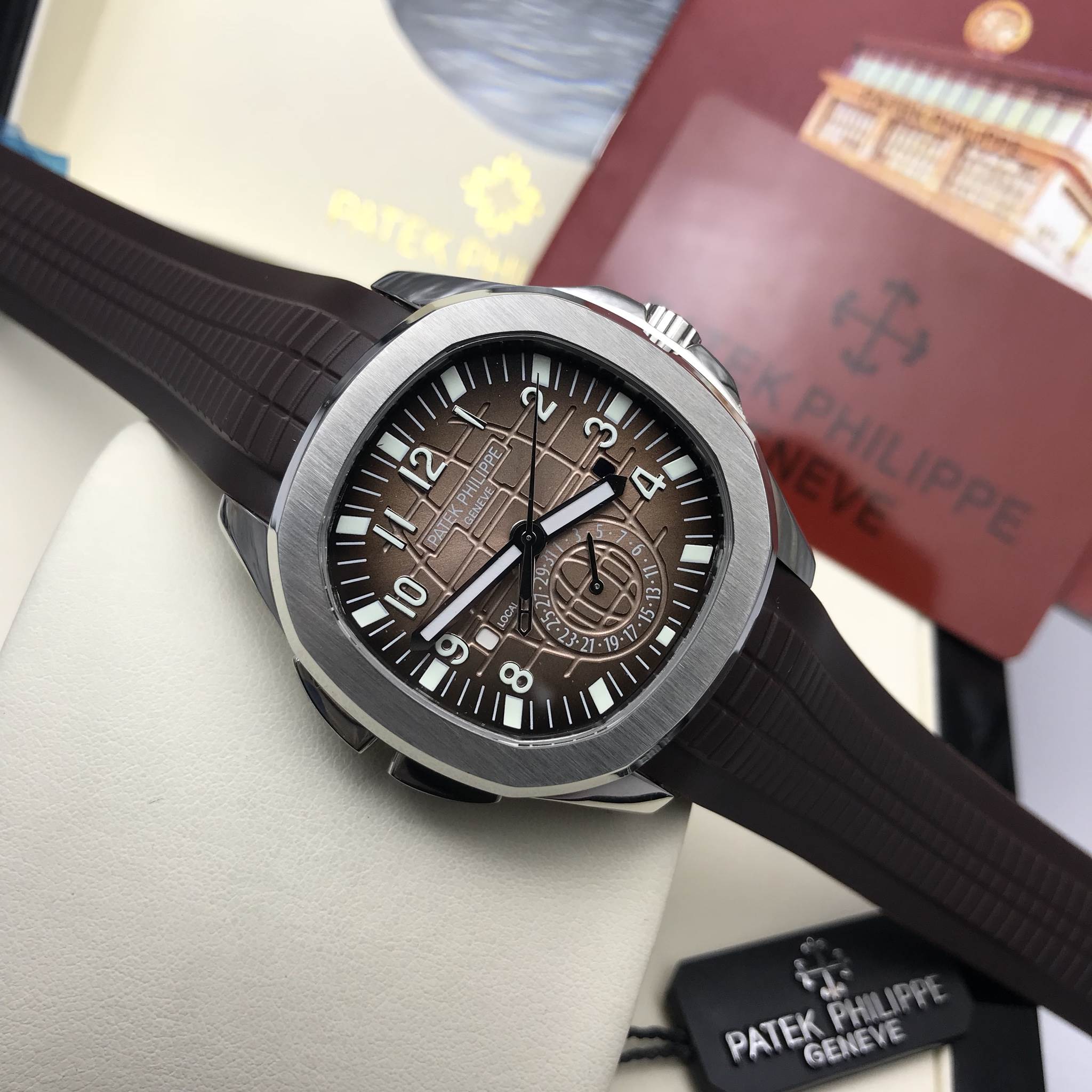 นาฬิกา Patek Philippe Aquanaut Travel Time Reference 5164R ขอบเงิน