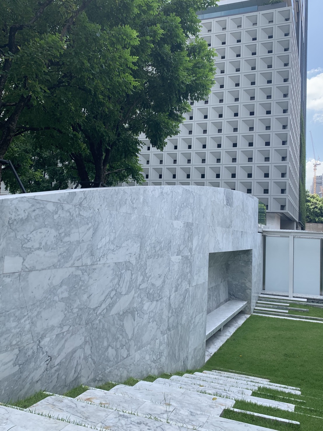 หินอ่อนขาวเทาลายเมฆ (Clouldy White Marble) CWM ขนาด30*30cm