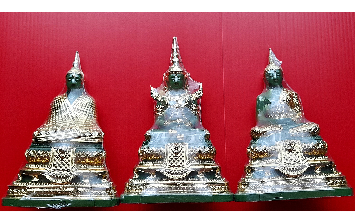 รูปหล่อ พระแก้วมรกต 3ฤดู (หน้าตัก2นิ้ว) เนื้อหยกผสมเรซิ่น ปิดทอง