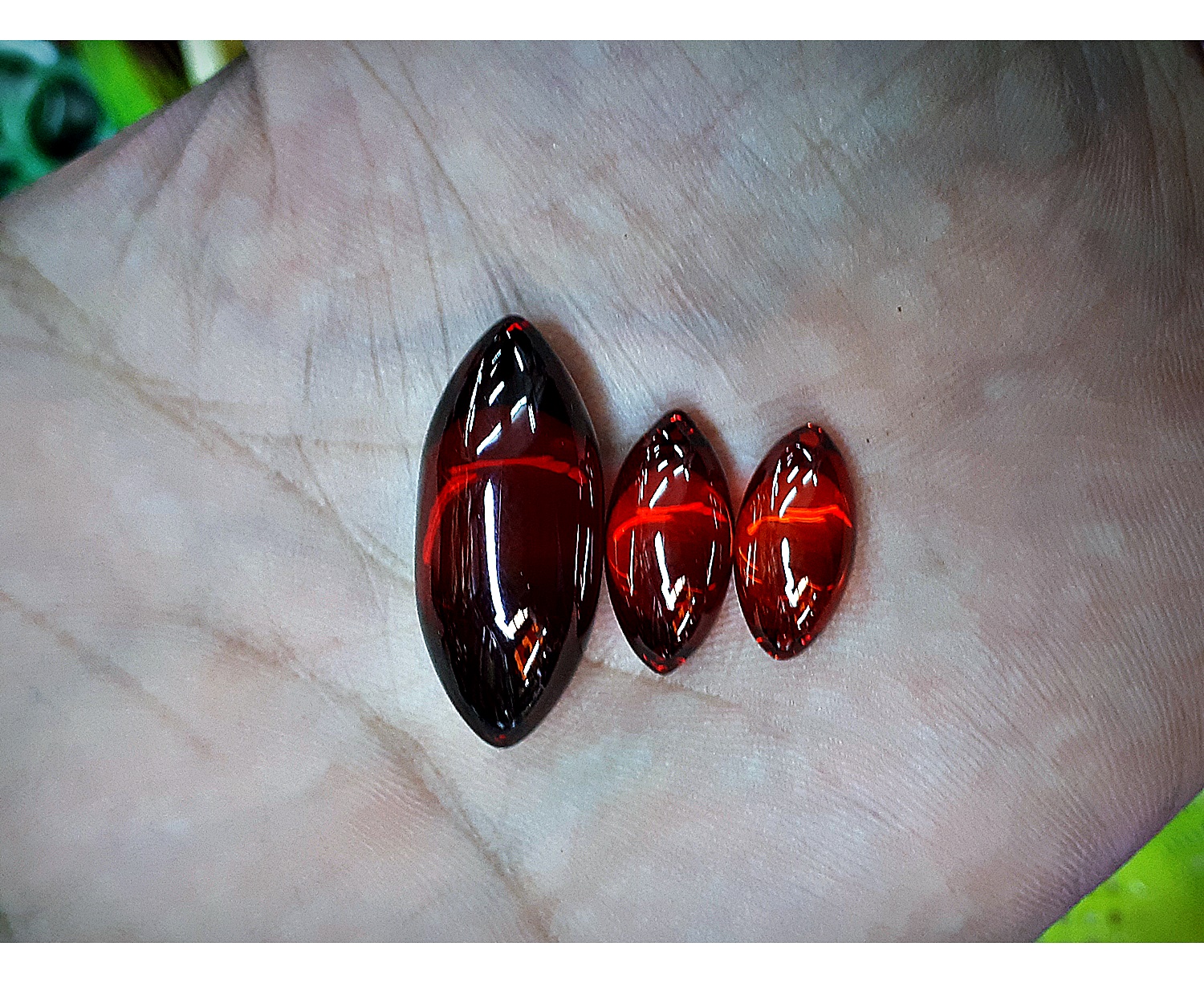 เม็ดลูกแก้ว พญานาค ทรงรี ขนาด ยาว 13 มิล หนา 30มิล