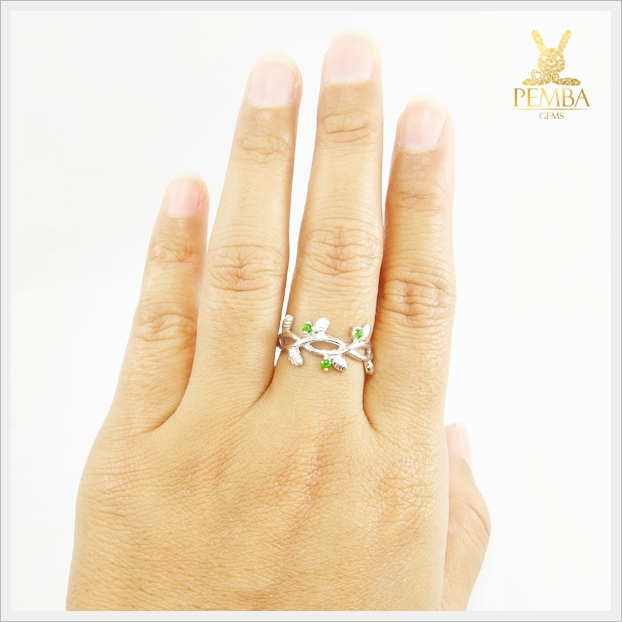 แหวนกรีนไดออปไซด์ รูปใบมะกอก น่ารักๆ แหวนพลอยแท้