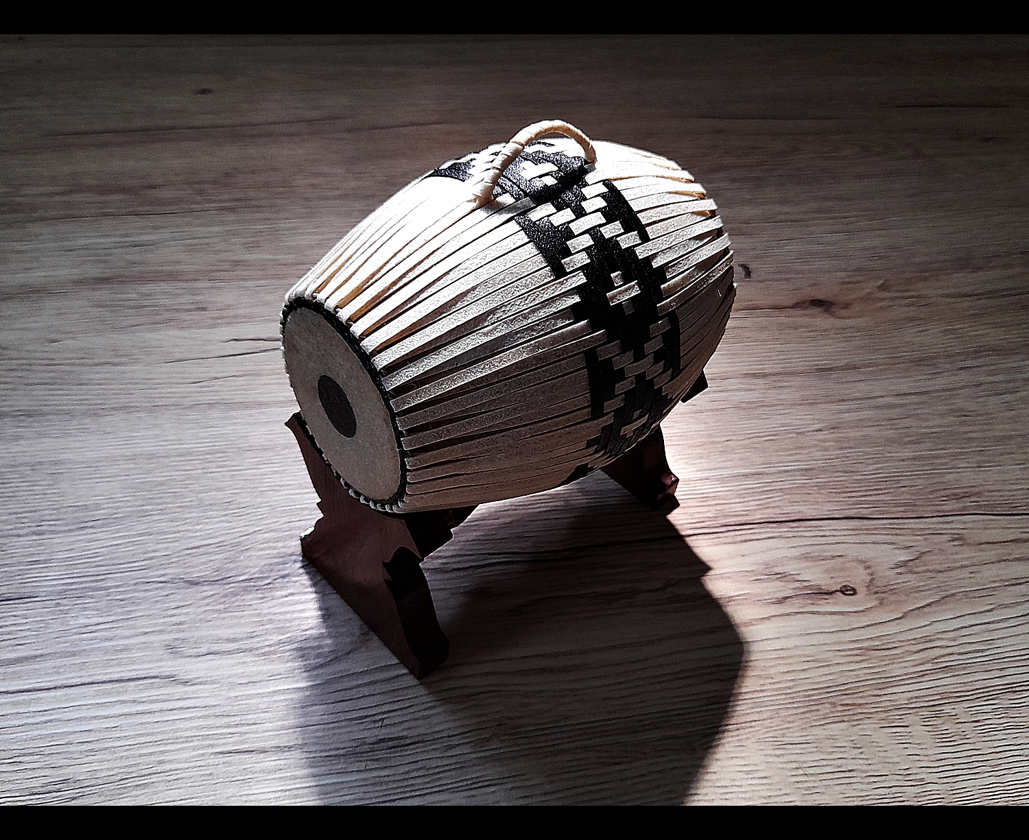 ตะโพน(เล็ก) (ชื่อเสียงโด่งดัง มหาลาภเมตตาเสหน่ห์) - (งานแฮนเมด ทำมือ วัสดุจากหนังวัวแท้ ฐานไม้สักทอง) (ขนาดตั้งบูชา เล็ก) รุ่น2 - (พิธี เสาร์๕)ปี2563