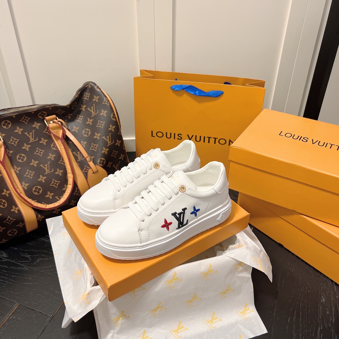 รองเท้าผ้าใบ lv sneakers หญิง มีหลายลาย