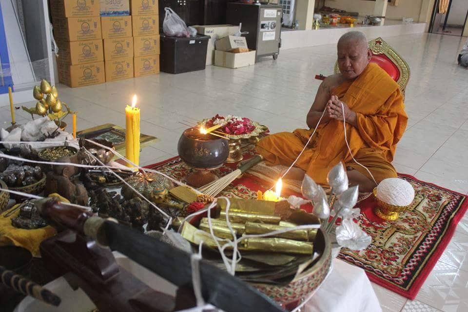 งั่งตาแดง ร่ำรวยมหาเสน่ห์ หลวงพ่อเมียน