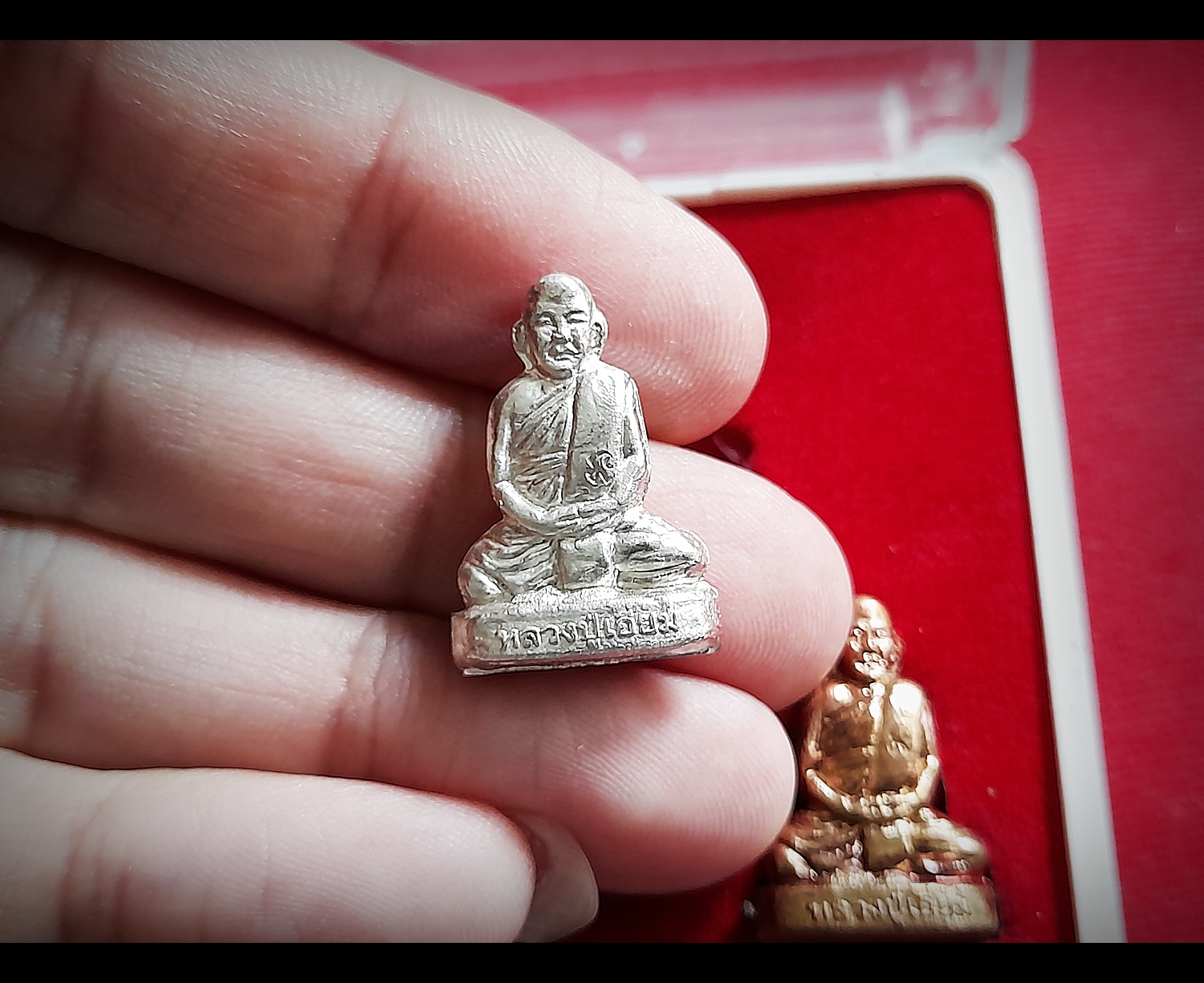 รูปหล่อ (ขนาดห้อยคอ) หลวงปู่เอี่ยม วัดสพานสูง (3กษัตริย์ 3เนื้อ เงินแท้ นวะ ทองแดง) #ตอกโค็ด ปี255X - หลวงพ่อรวย หลวงพ่อเพิ่ม หลวงพ่อพูน หลวงตาวาส วัดสพานสูง ปลุกเสก #รับประกันแท้