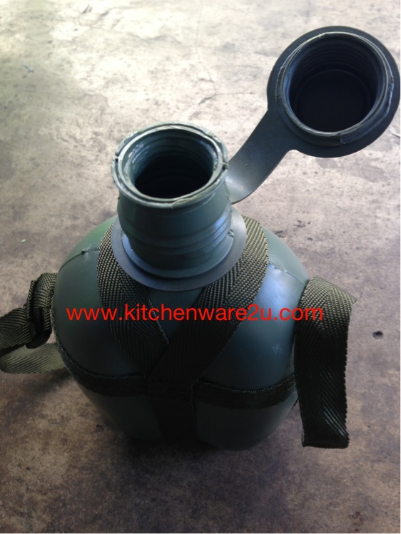 P03209 กระติกน้ำทหาร ราคาส่งต่อ 1 โหล:12 ใบ (คลิ๊กที่สินค้าเพื่อดูรายละเอียด)