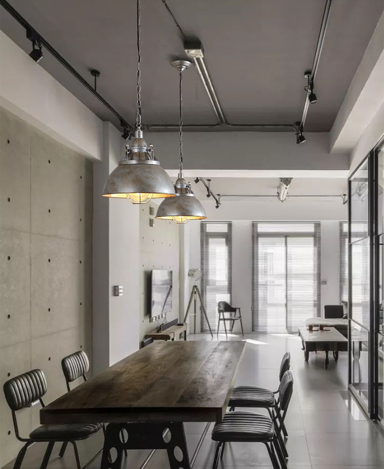 โคมไฟแขวนเพดานสไตล์อินดัสเทรียล โทนสีเงินเนื้อโลหะเก่าวินเทจ มีแก้วครอบหลอดไฟ [LKJ-155]