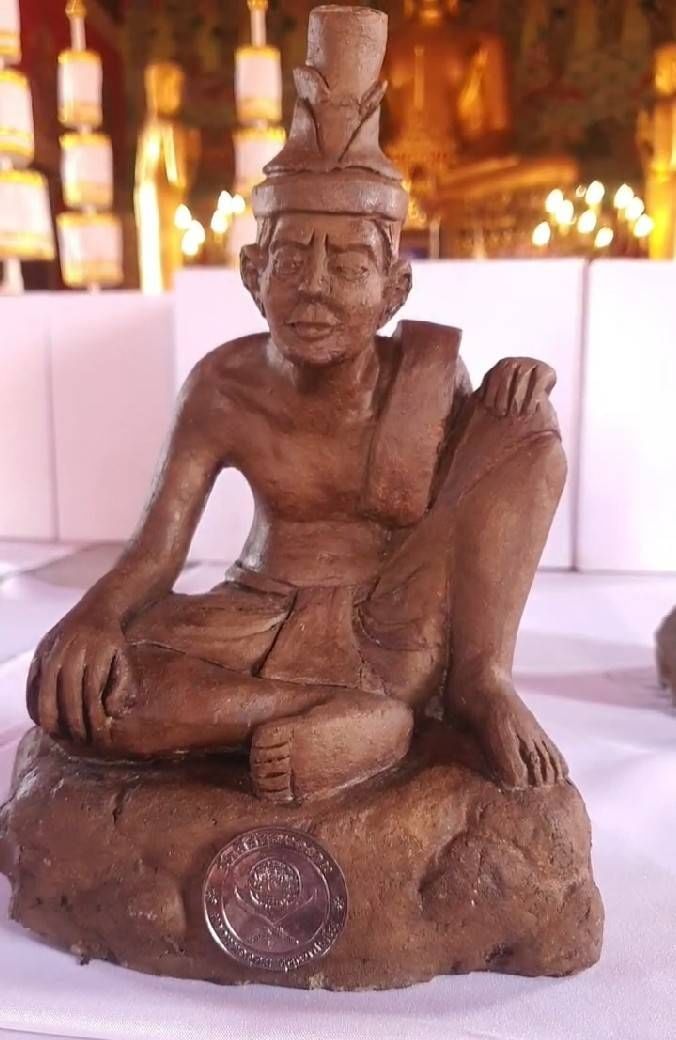 รูปปั้น พ่อปู่ฤาษี นารอท (พ่อแก่) รุ่น2 #รุ่นสุดท้าย พิธีโชคดี เนื้อดินผสมว่าน (ปั้นมือ แบบโบราณ ฐาน7นิ้ว สูง10นิ้ว) จารยันต์ ฐานบรรจุแผ่นยันต์เงิน (จัดสร้าง200ตน) ปี2564 #รับประกันแท้และทัน