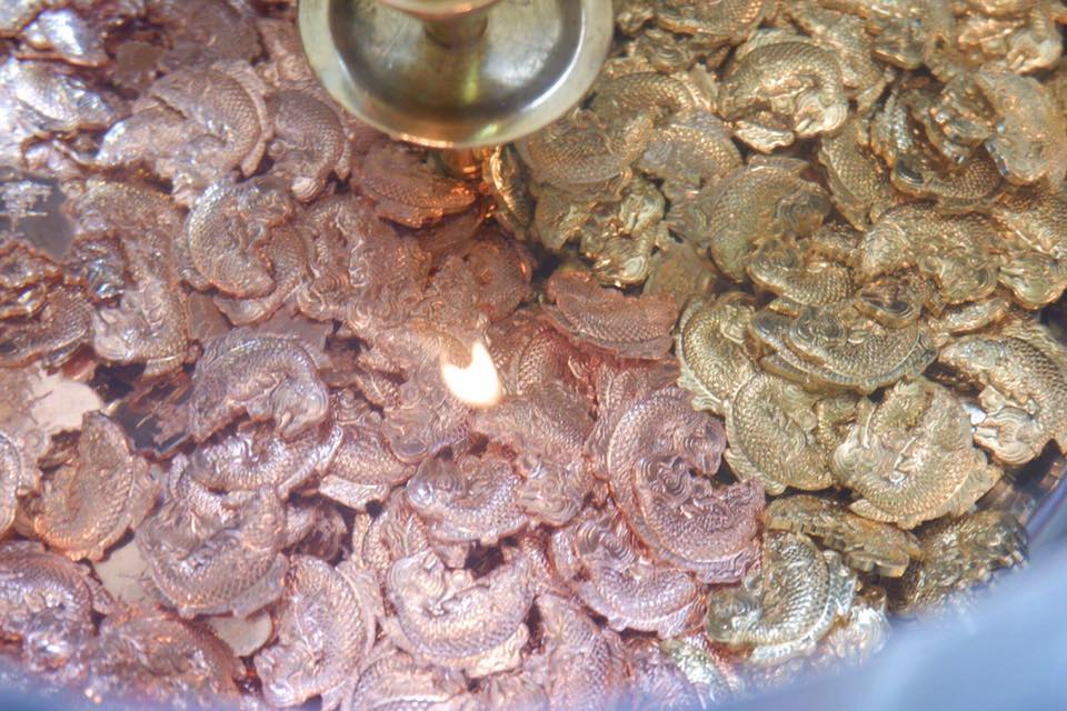 ผ้ายันต์ปลาอานนท์(พลิกชีวิตหนุนเสริมดวงชะตา ร้ายกลายเป็นดี) รุ่นแรก ปี2561 #รับประกันแท้ - หลวงพ่อเล็ก วัดท่าขนุน