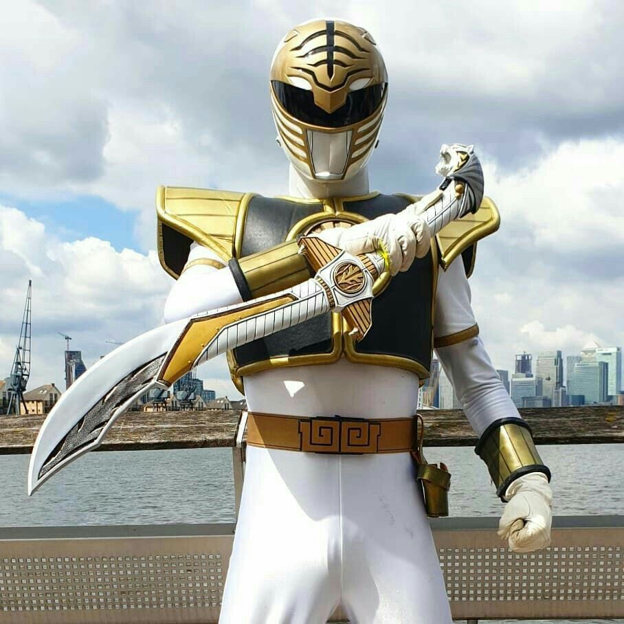 Power Rangers Lightning Collection Premium White Ranger Helmet (KibaRanger)