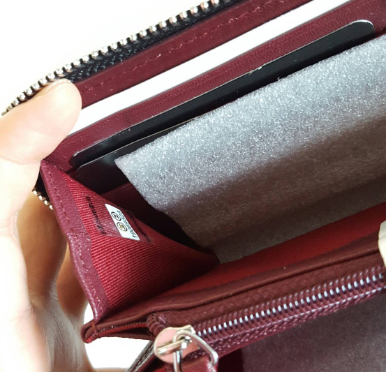 กระเป๋าสตางค์ cn caviar wallet ใบยาว ซิปรอบ สีดำ