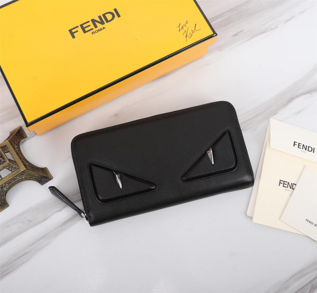 กระเป๋าสตางค์ fd bug zippy long wallet มีหลายแบบ