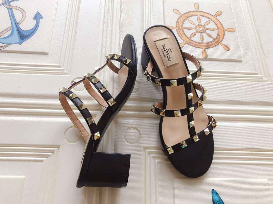 รองเท้าแตะ valen rockstud มีส้น 35-42