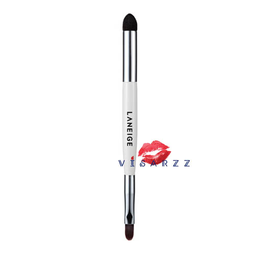 Laneige Dual Lip Brush แปรงทาลิปดูโอ้ อุปกรณ์สำหรับแต่งแต้มริมฝีปากที่จะทำให้การแต่งหน้าง่ายและสะดวกยิ่งขึ้นด้วย ด้ามพลาสติกขนาดความยาวถนัดมือ และหัวแปรง 2 ด้าน
