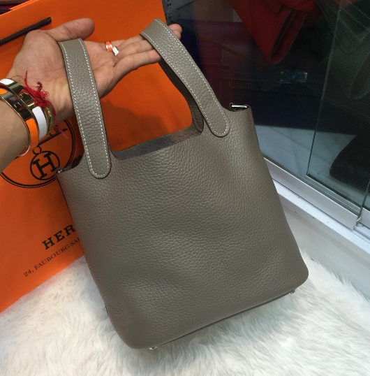 กระเป๋า hm picotin 18 cm หนัง togo สีเทา ฟ้าเทา น้ำเงิน ชมพูอ่อน แดง ฟ้า ดำ ชมพูเข้ม ส้ม เขียว น้ำตาล ม่วง สีอื่นๆสอบถามได้ค่ะ