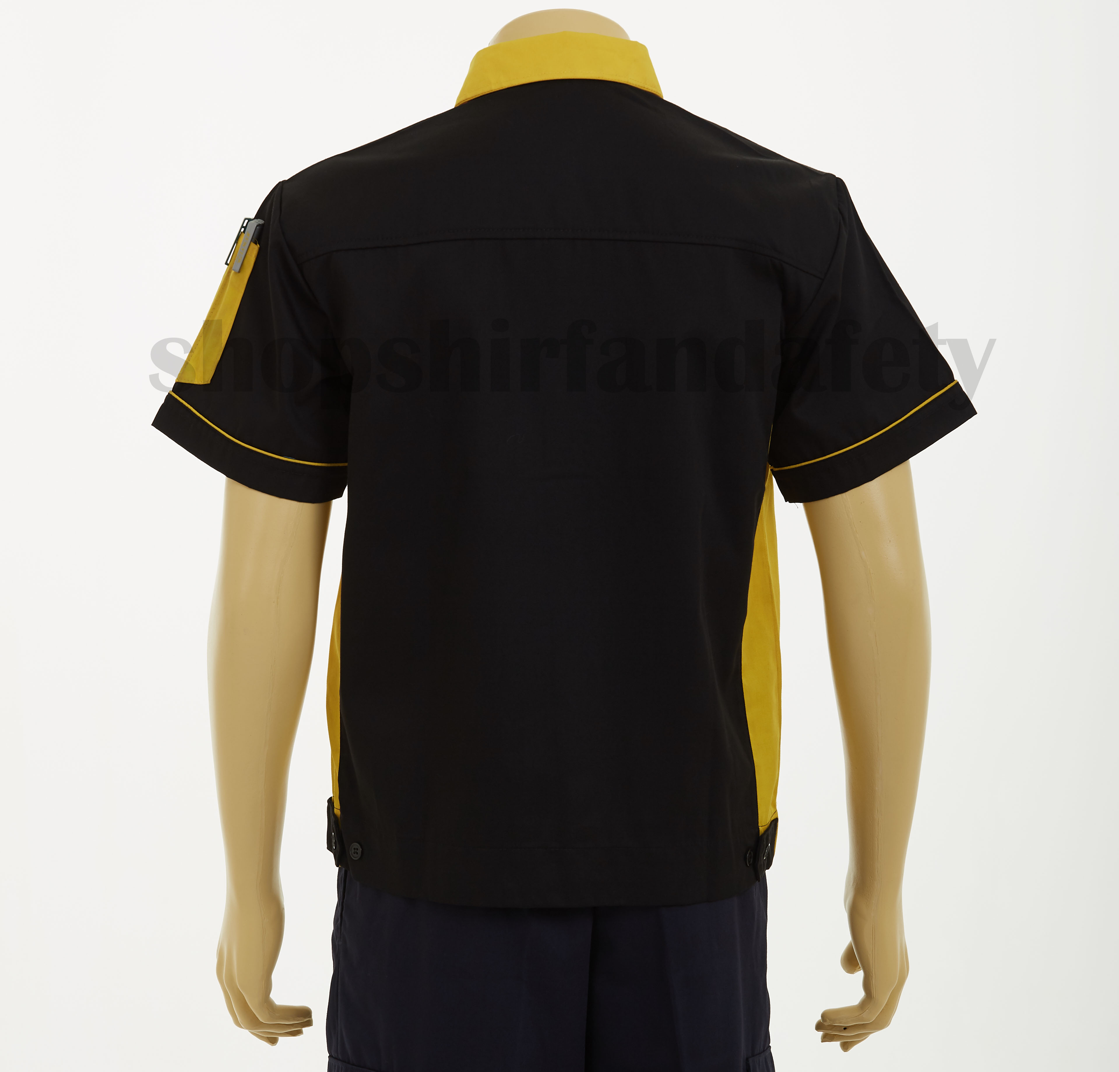 เสื้อช็อปแขนสั้นแบบดำข้างเหลืองกระดุมซ่อนสาบ