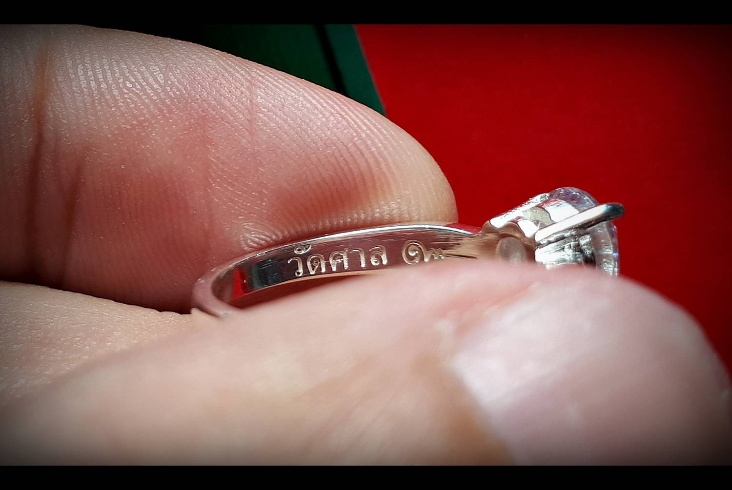 แหวน เพรช จักรพรรดิ์ ปี2562 (ตัวเรือนแหวน เนื้อเงิน) (เข้าพิธีปลุกเสก วัดท่าซุง มีลูกแก้วจักรพรรดิ์ เป็นประธาน) ออกบูชา วัดพันท้ายนรสิงห์