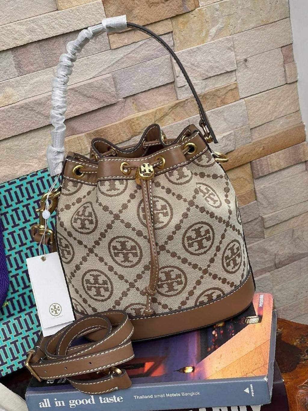 Tory Burch T Monogram jacquard bucket bag (แอดไลน์ก่อนสั่งซื้อ)