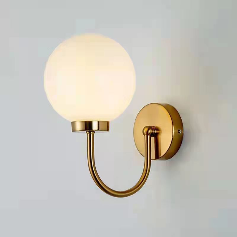 โคมไฟติดผนังก้านทรงโค้ง French Glass โป๊ะโคมแก้วทรงกลม15cm สีขาวนม [YLTH-640]