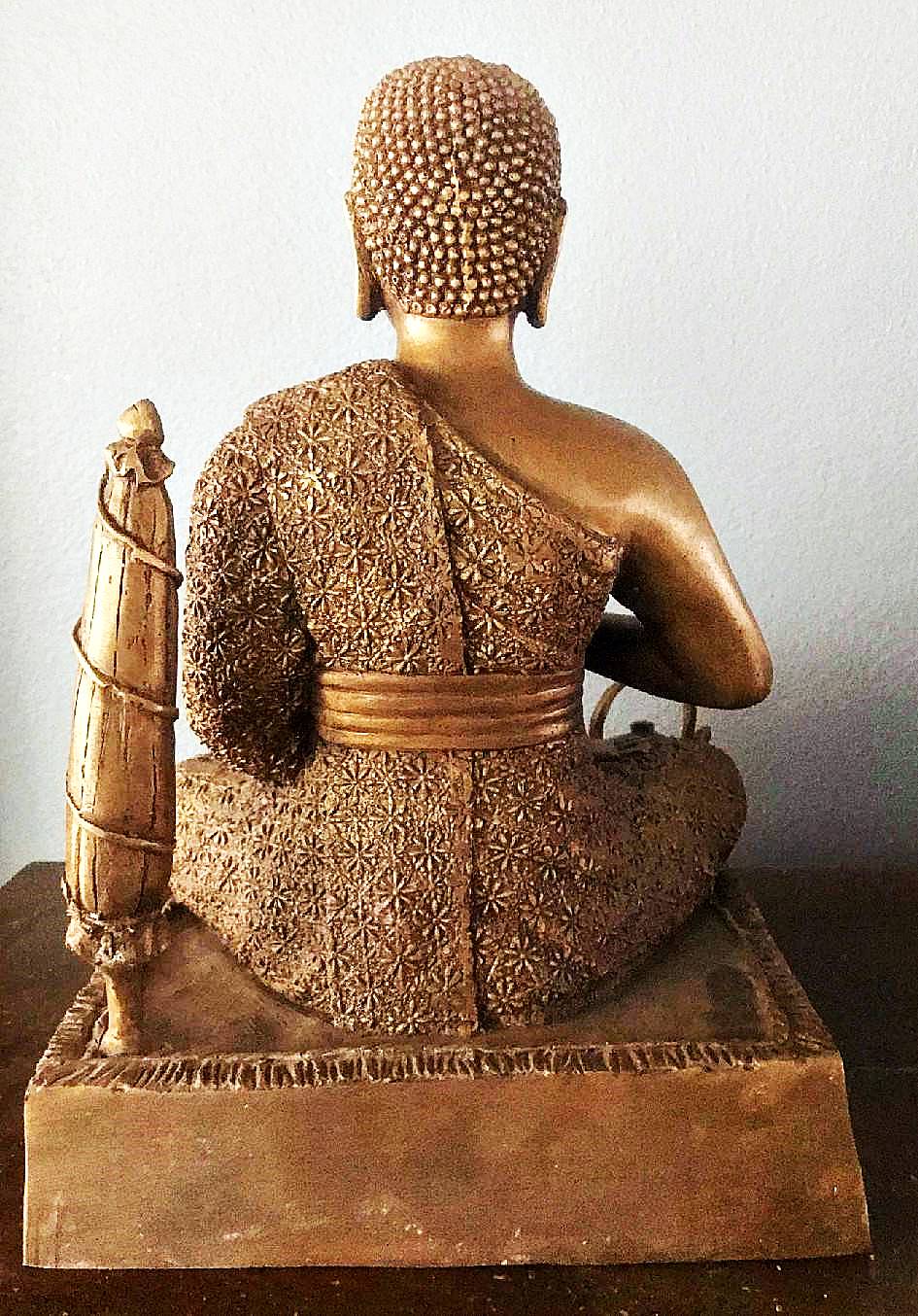 รูปหล่อ พระสีวลี จีวรลายดอกพิกุล นั่งจกบาตรมหาลาภ เนื้อทองเหลือง (หน้าตัก9นิ้ว ฐานกว้างลึก10นิ้ว สูง14นิ้ว)